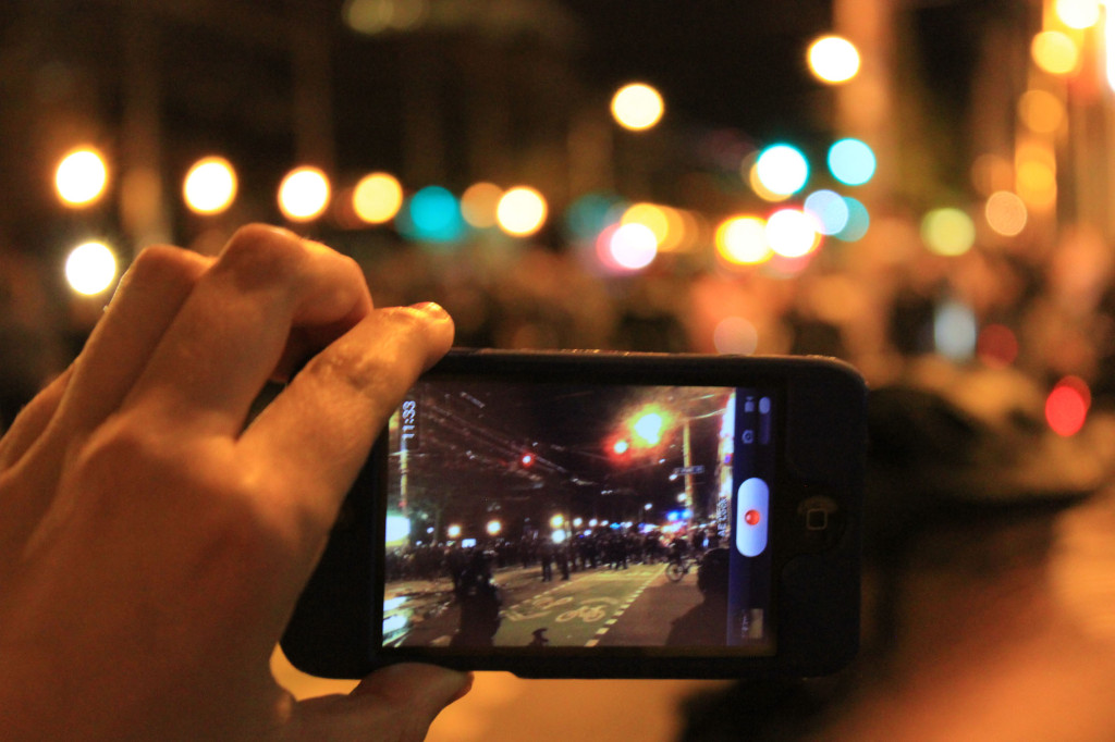 People filmed the riot squad